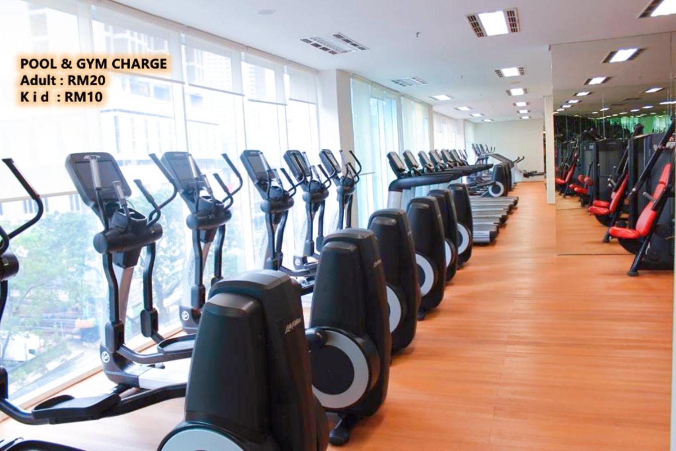 Soho Suites Klcc By 21 Century Travel Куала-Лумпур Екстер'єр фото