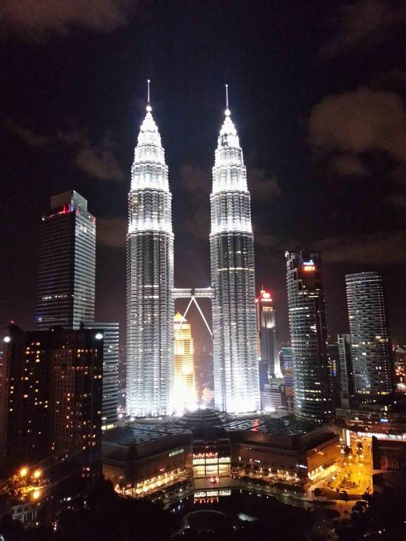 Soho Suites Klcc By 21 Century Travel Куала-Лумпур Екстер'єр фото